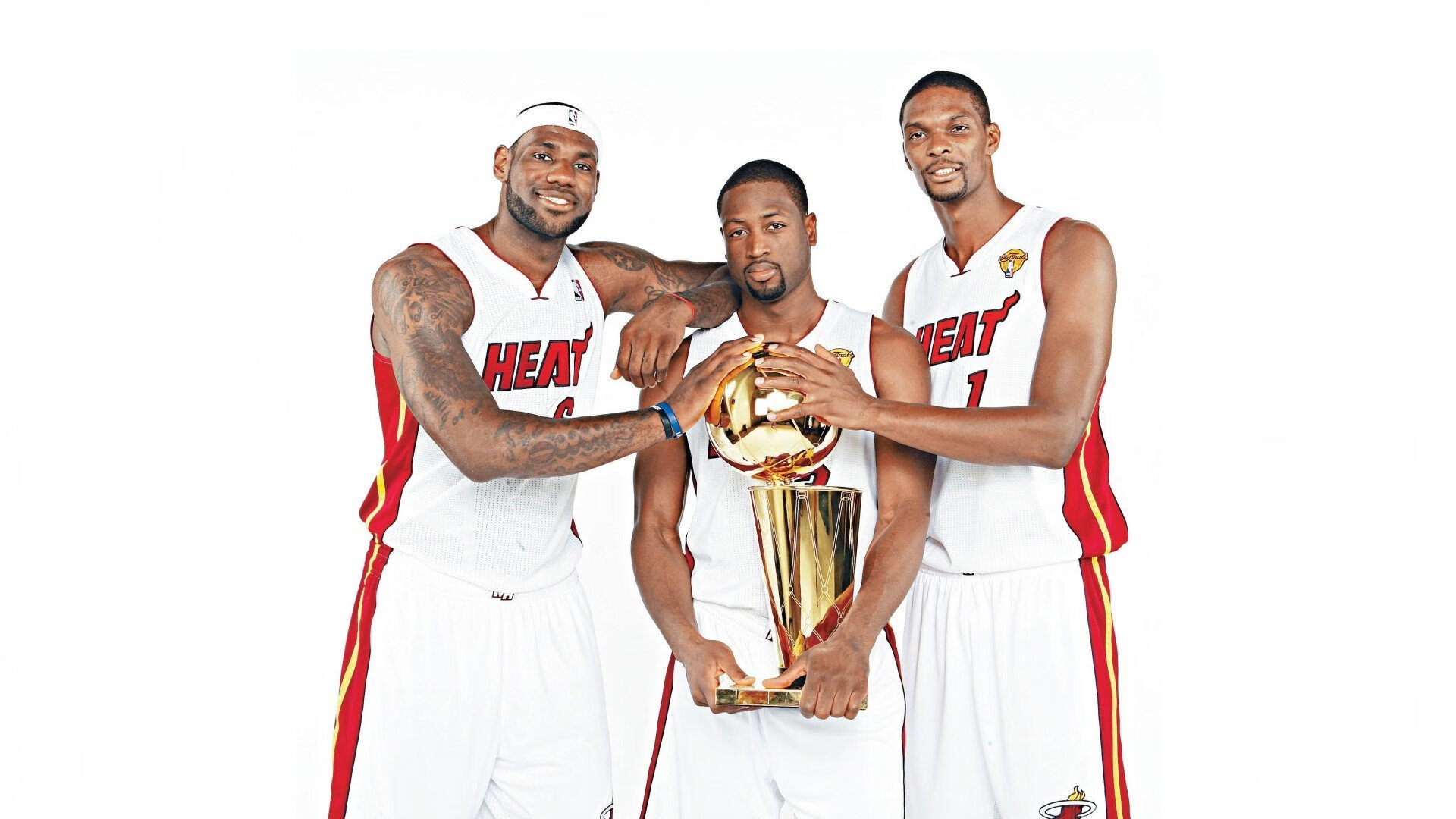 中国男篮重视热身赛战术演练价值，中国男篮热火